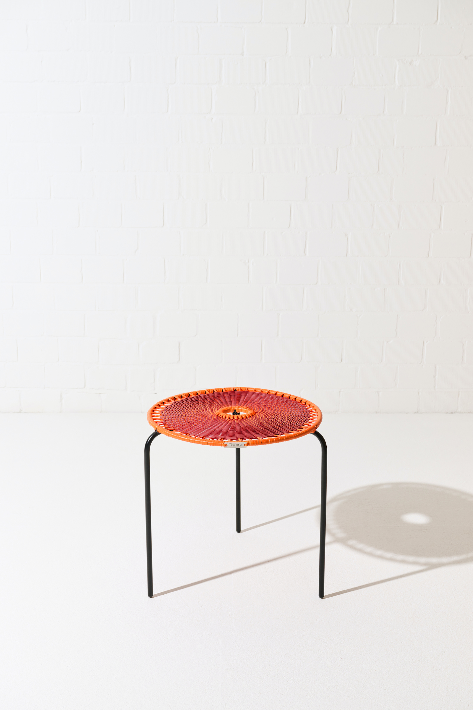 Dorothee Schumacher Handwoven small coffee table rojo vino naranja mix