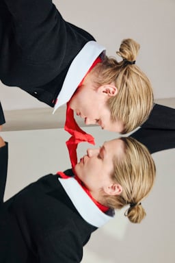 Dorothee Schumacher Triangular scarf with twisted edge details lollipop