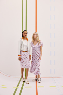 Dorothee Schumacher Leder-Hoodie mit Rub-Off Effekt white caramell