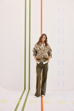 Dorothee Schumacher Bomberjacke aus floralem Jacquard white seaweed