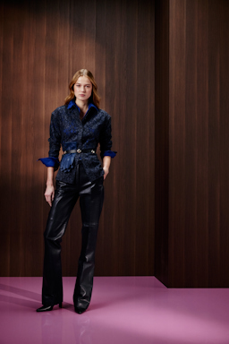 Dorothee Schumacher Tailliertes Hemd aus Guipurespitze smoked pearl