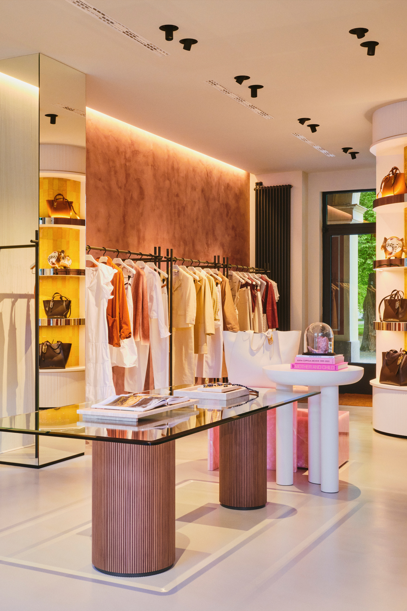 dorothee-schumacher-munich-store-retail-floor.jpg