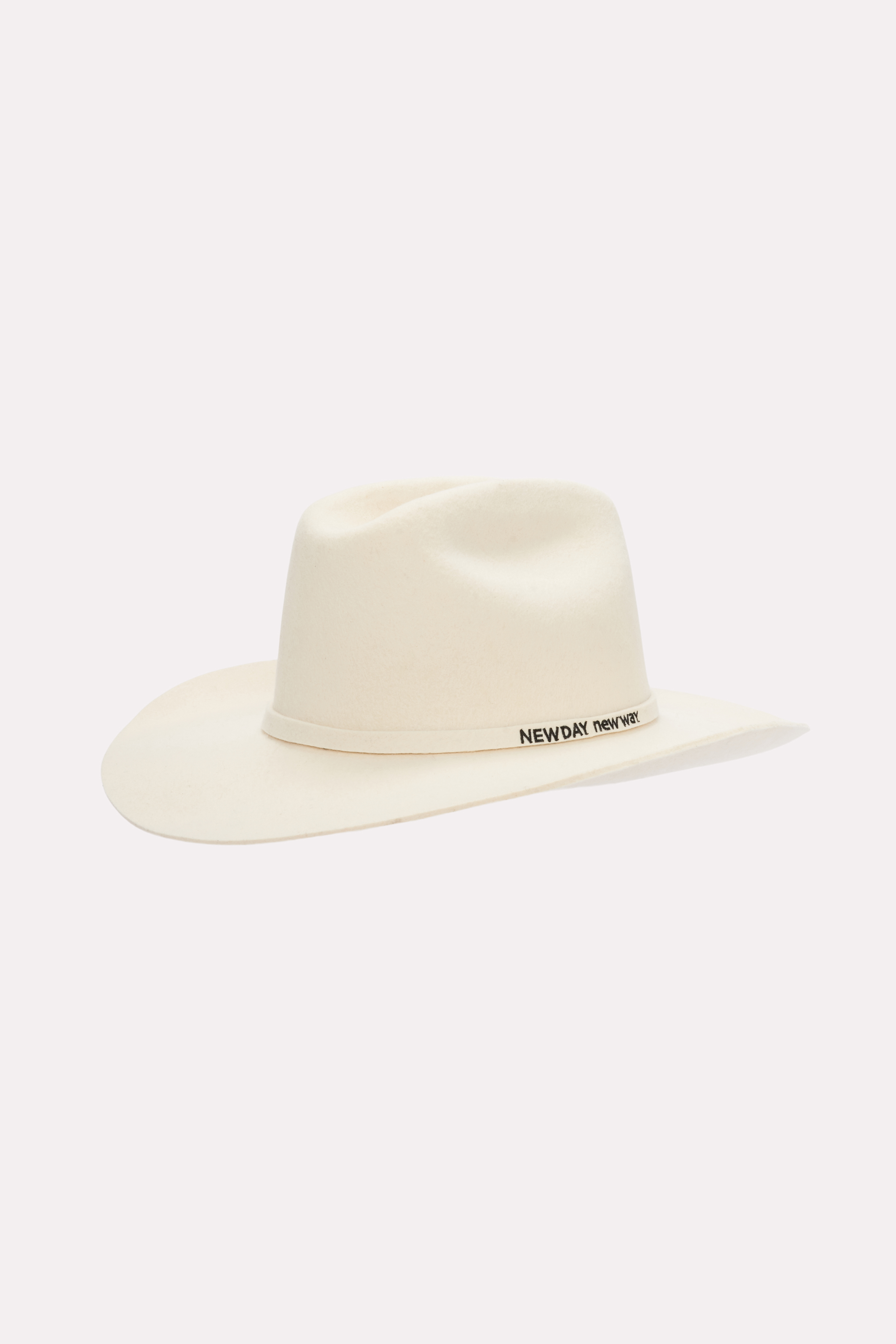 Dorothee Schumacher HUT AUS WOLLFILZ camellia white