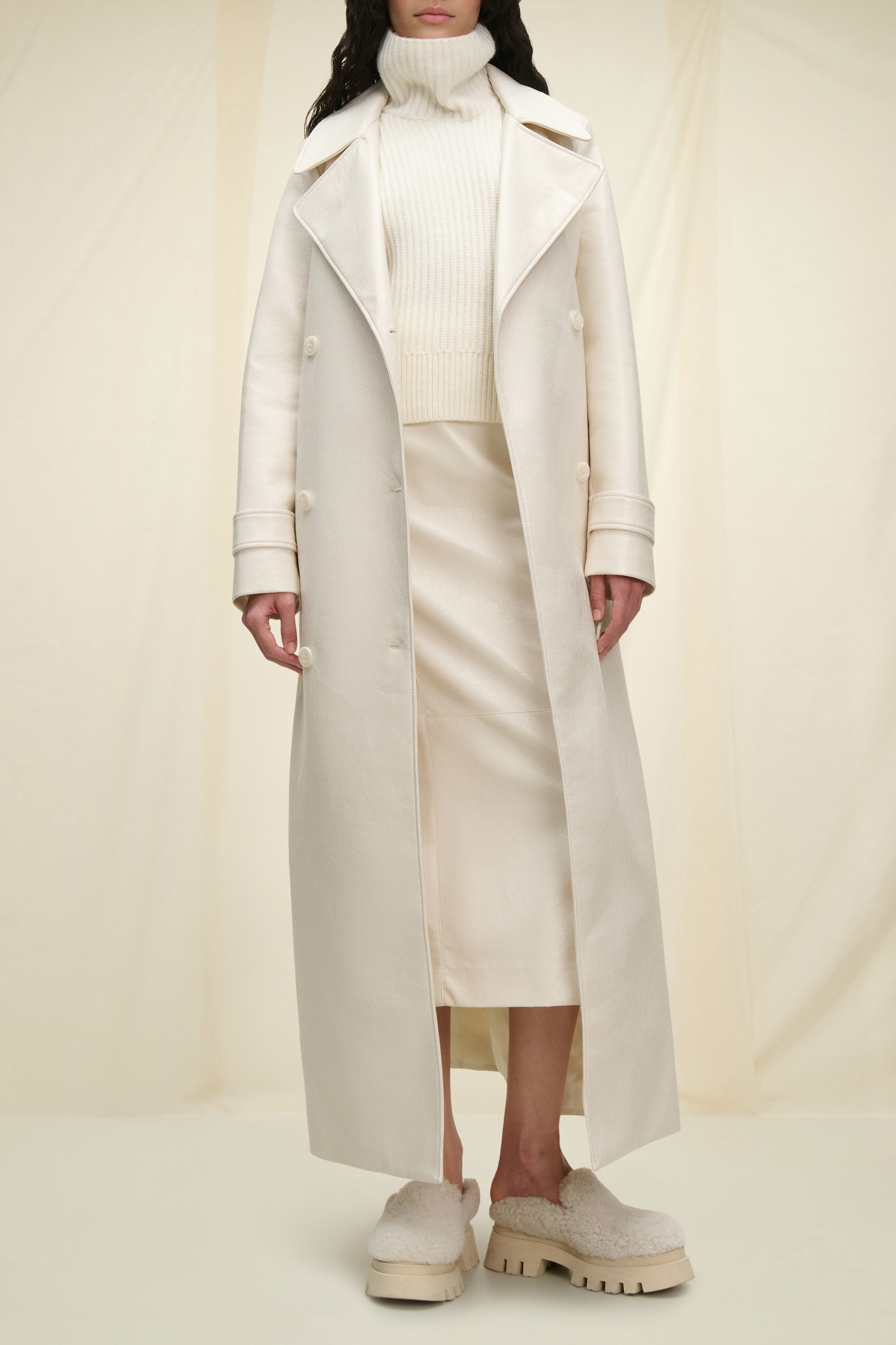 SHINY STATEMENT coat