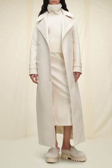 SHINY STATEMENT coat