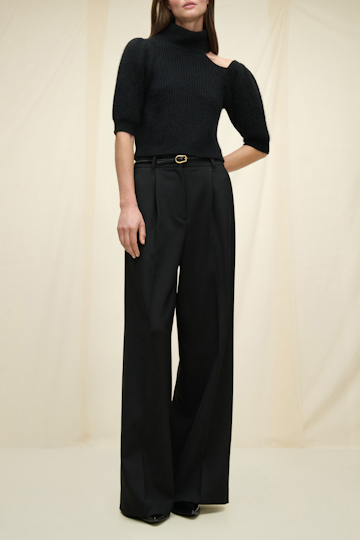 TEXTURED LUXE skinny belt