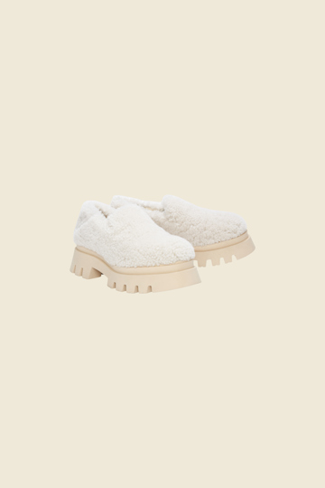 FURRY CHIC furry loafer