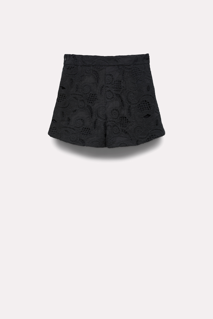 GENEROUS GAZE short