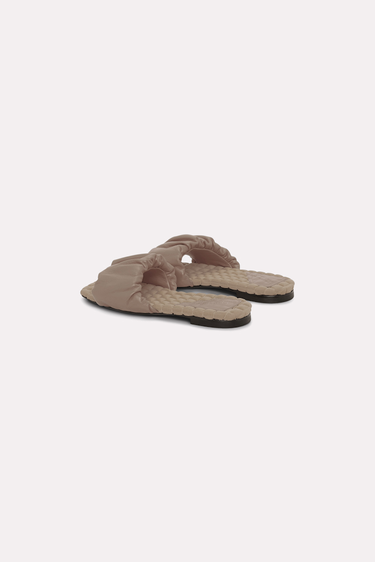 SPORTY FEMININITY sandal flat