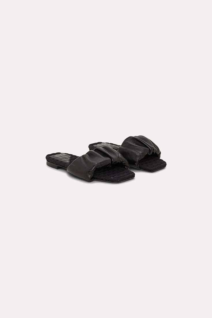 SPORTY FEMININITY sandal flat