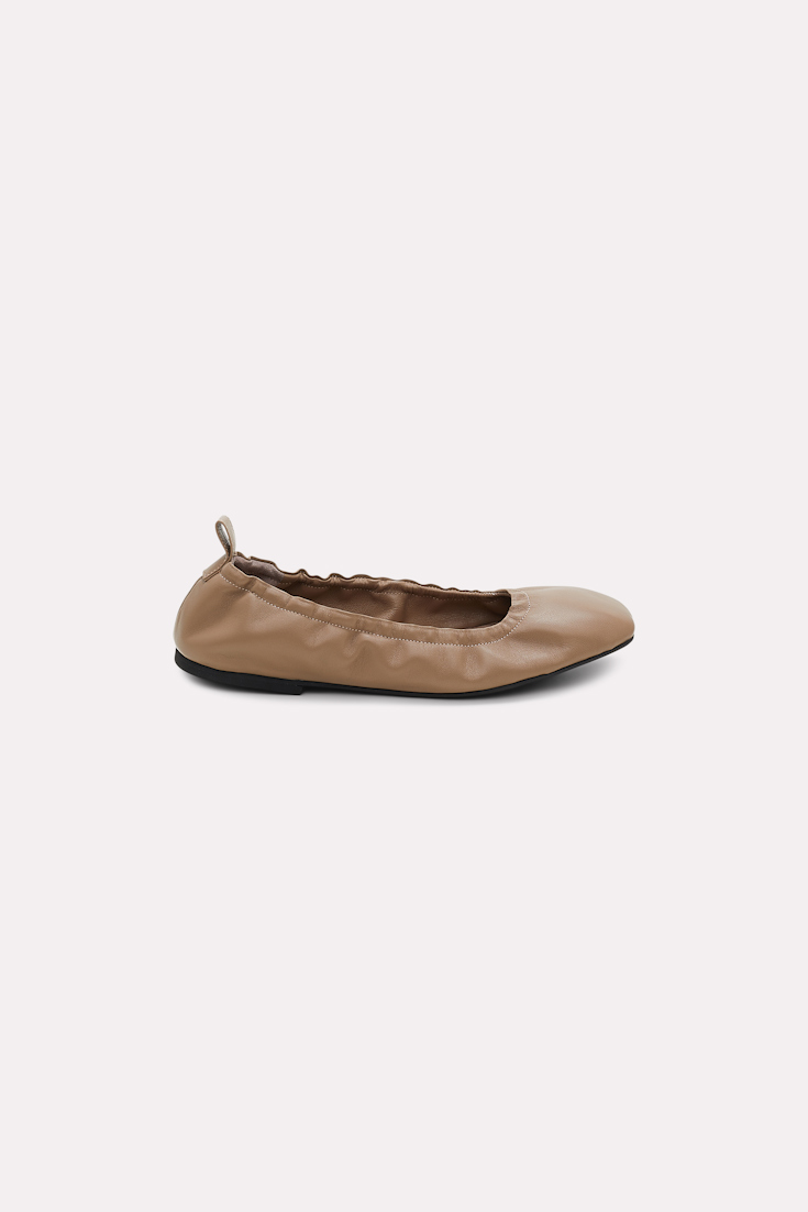 SPORTY FEMININITY Folding Ballerina