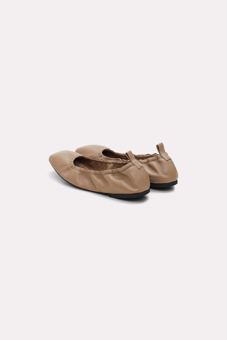 Dorothee Schumacher SQUARE TOE FOLDABLE BALLERINAS dark beige