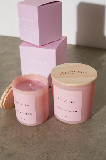 Dorothee Schumacher GROSSE DUFTKERZE AUS SOJAWACHS MIT HOLZDECKEL soft rose