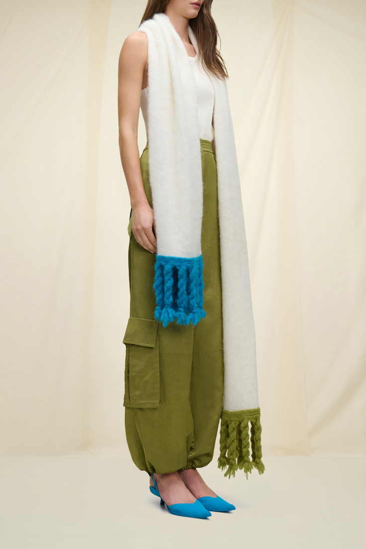 FLUFFY STRUCTURE scarf