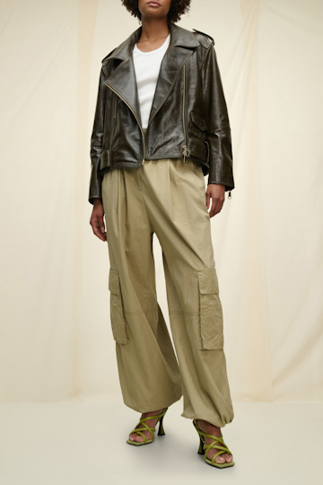 SLEEK STATEMENT jacket