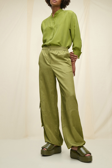 Dorothee Schumacher Washed silk shirt with stand collar moss green