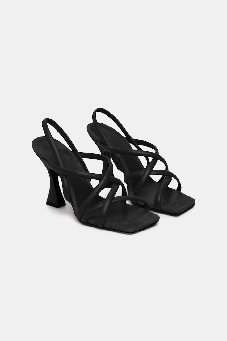 Dorothee Schumacher Strappy Sandale mit flared Absatz pure black