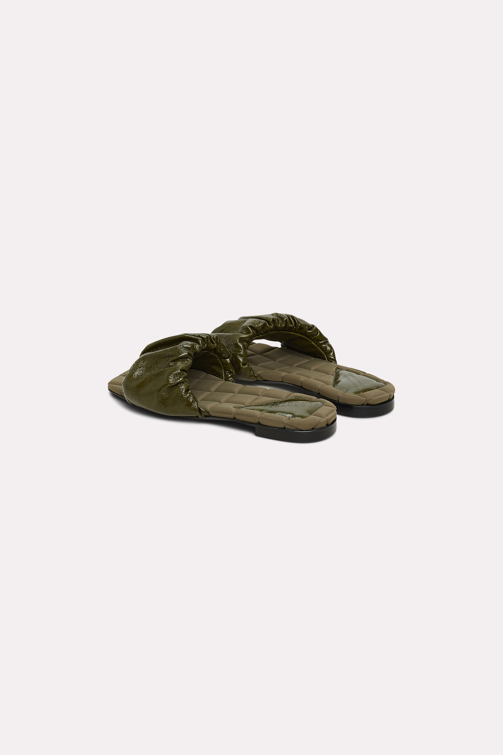 EDGY SIMPLICITY padded sandal