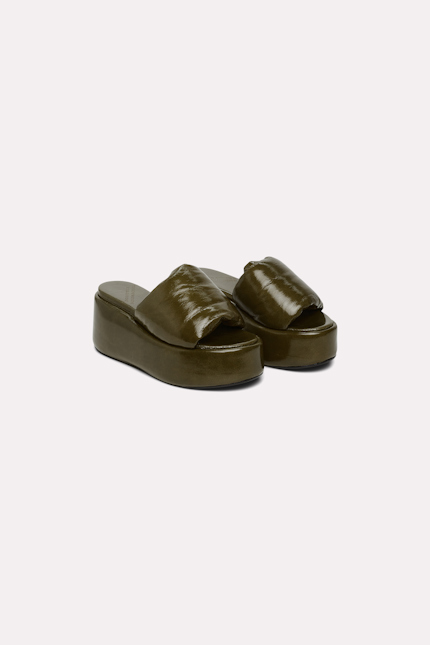 EDGY SIMPLICITY flatform Dorothee Schumacher Padded leather platform slides dark khaki