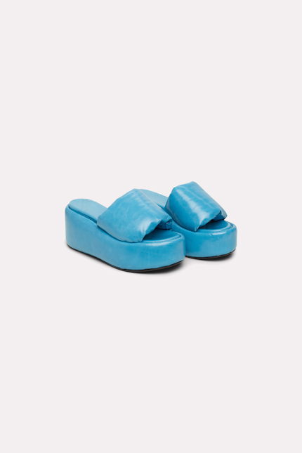 EDGY SIMPLICITY flatform Dorothee Schumacher Padded leather platform slides impulsive blue
