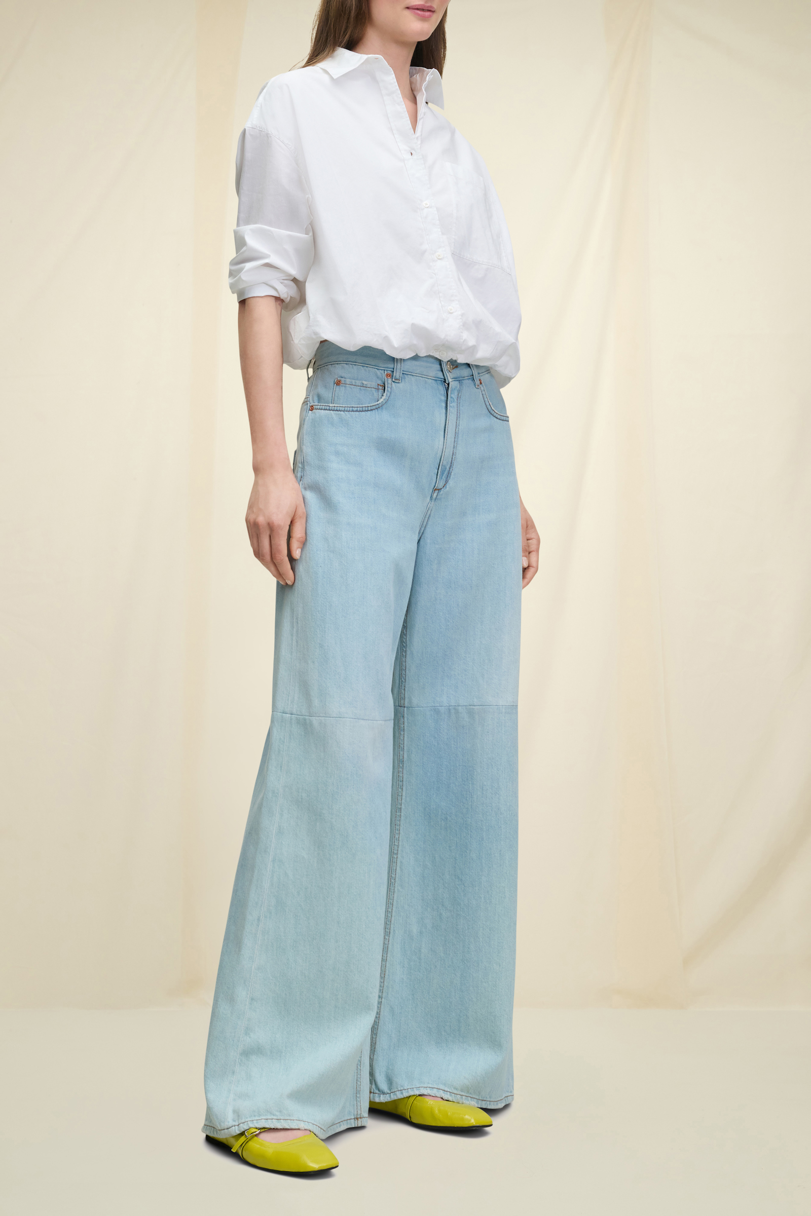 EDGY SIMPLICITY Ballerina