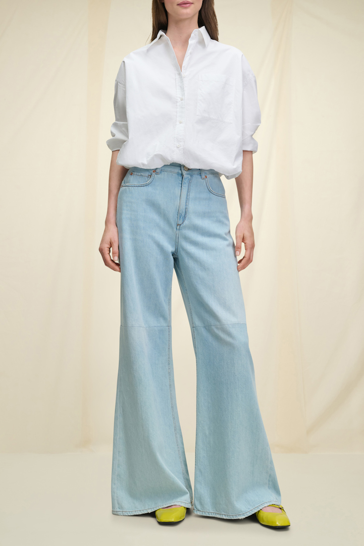 EDGY SIMPLICITY Ballerina