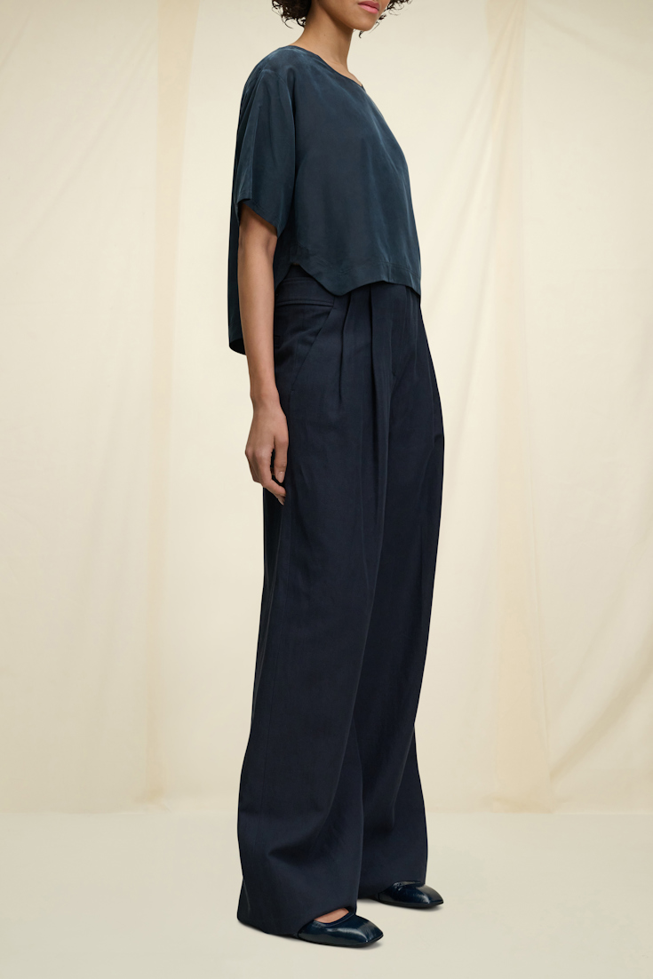 EDGY SIMPLICITY Ballerina