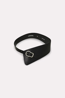 Dorothee Schumacher Asymmetric belt in smooth leather pure black