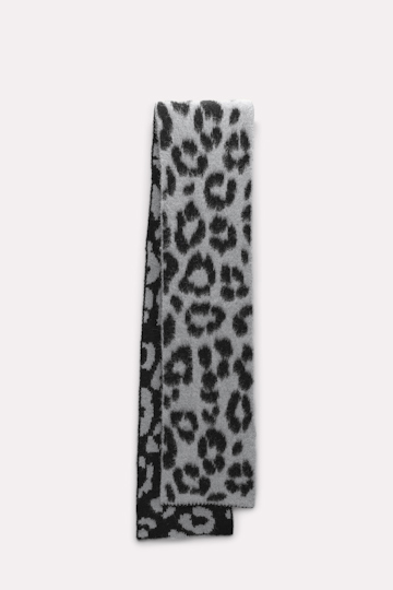 STRIKING LEOPARD scarf