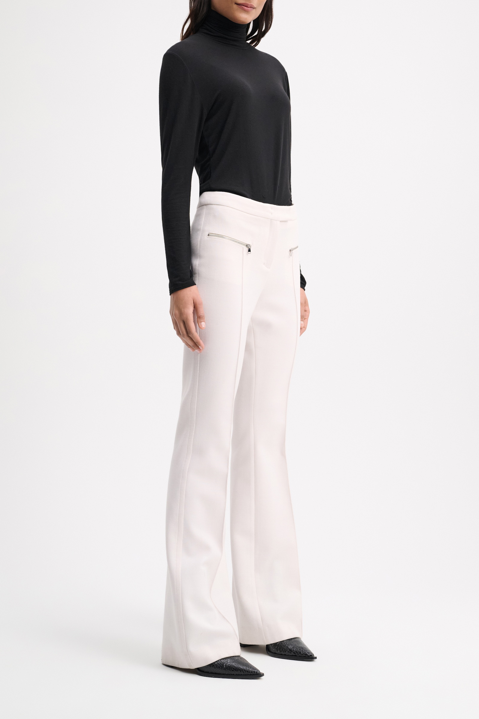 STRIKING COOLNESS pants