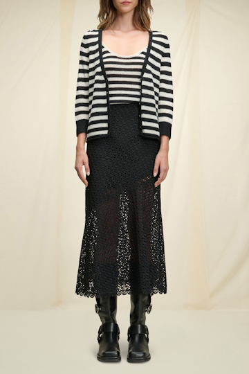 GRAPHIC PERFORMANCE skirt