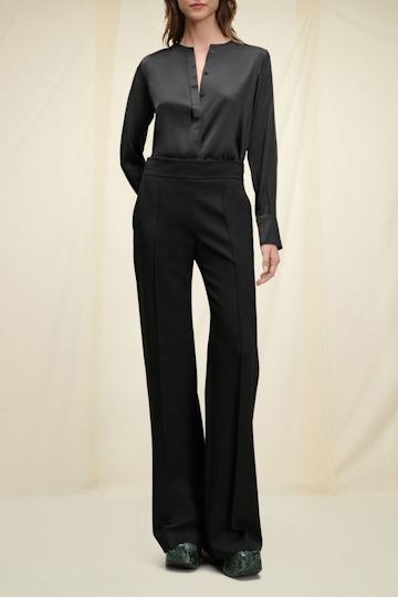 Dorothee Schumacher Silk blouse with round neckline pure black