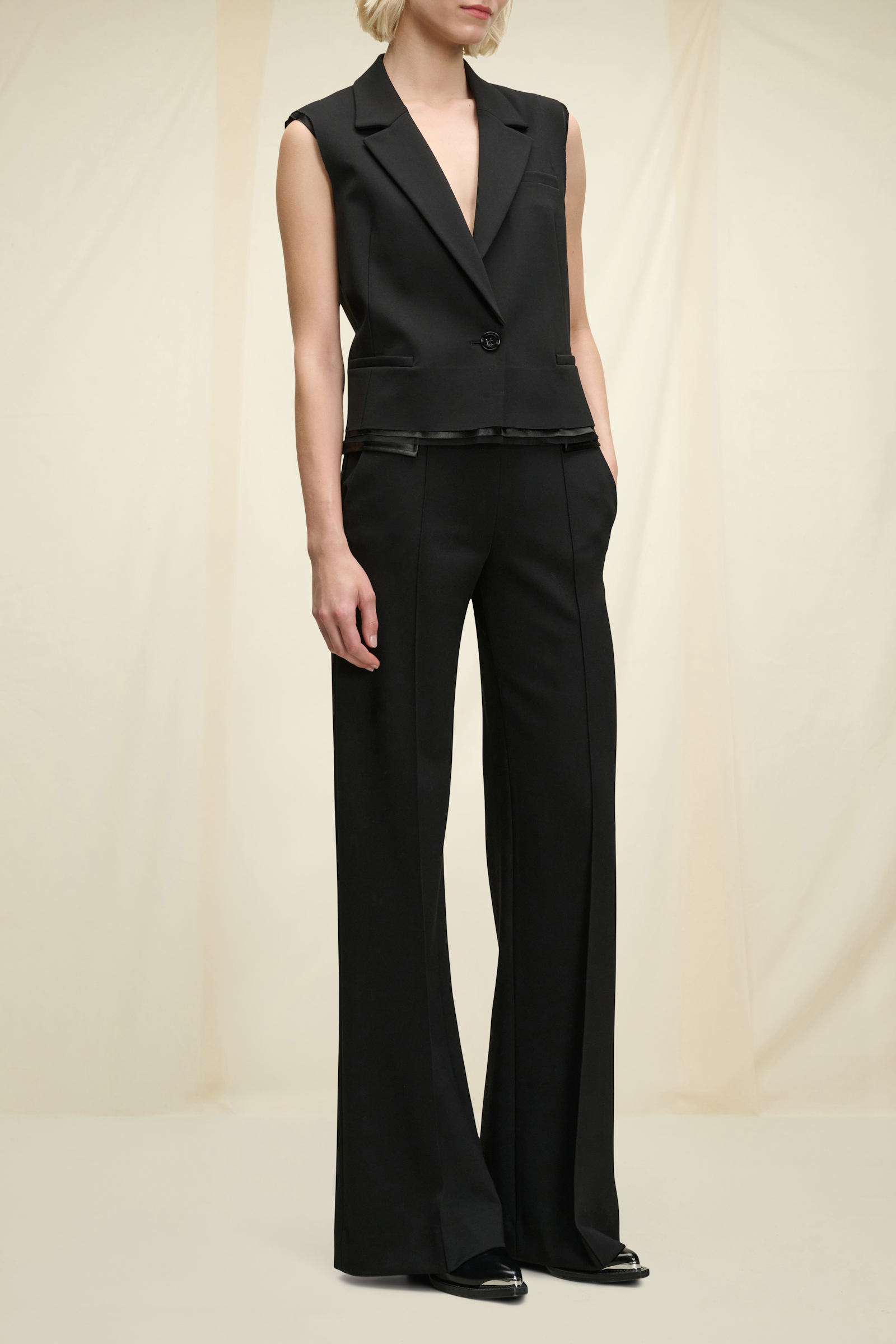 EMOTIONAL ESSENCE I vest