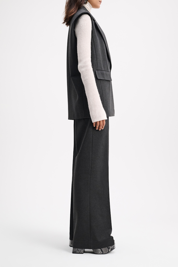EMOTIONAL ESSENCE vest