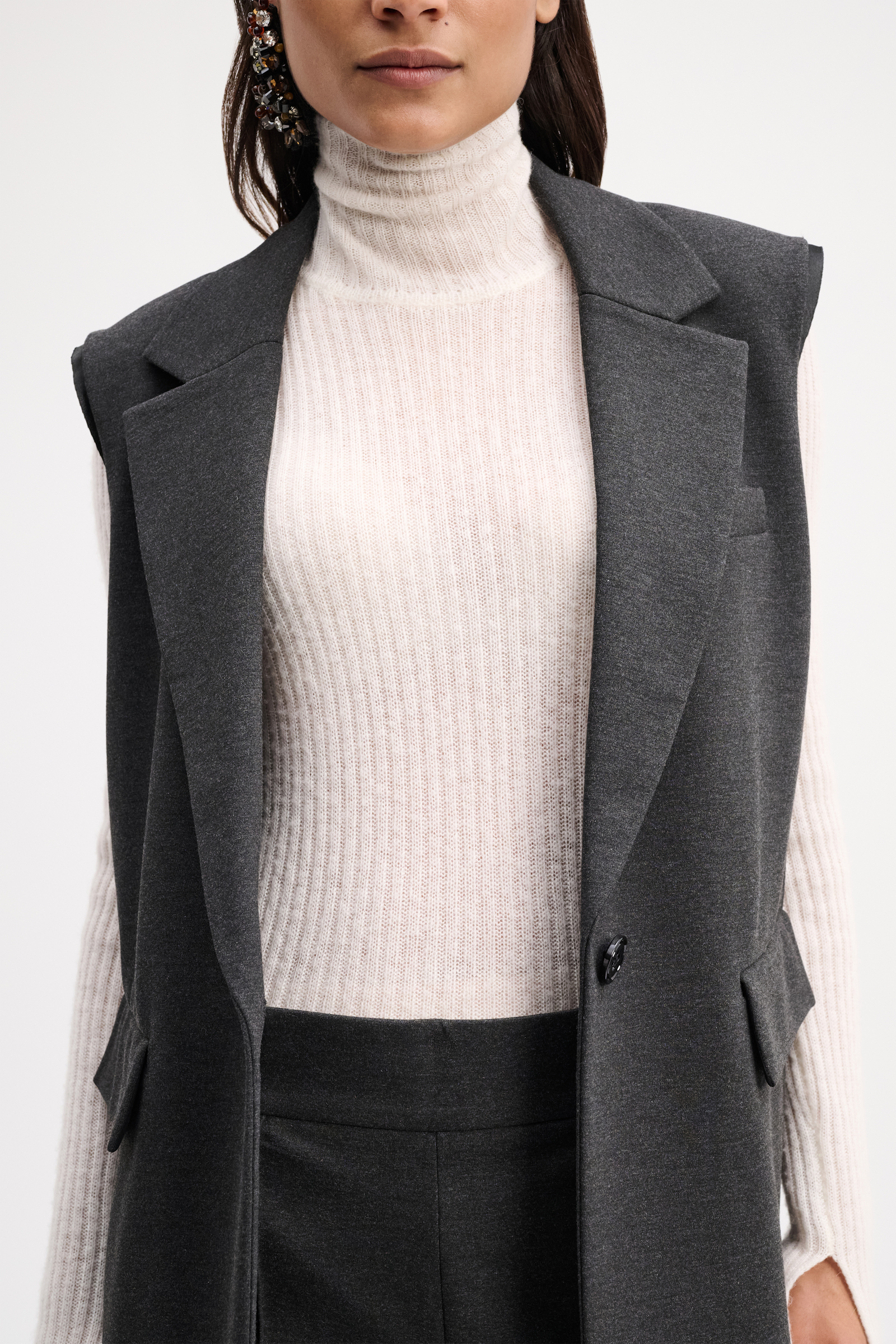 EMOTIONAL ESSENCE vest