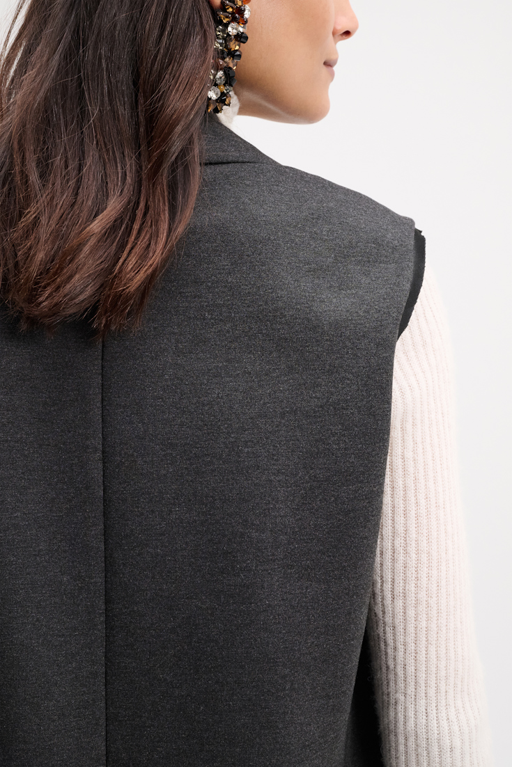 EMOTIONAL ESSENCE vest