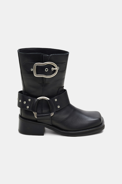 ELEVATED CLASSICS short biker boot Dorothee Schumacher Kurzer Bikerboot mit Signature-Schließe pure black