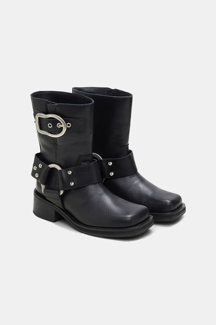 Dorothee Schumacher Kurzer Bikerboot mit Signature-Schließe pure black