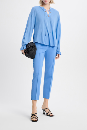 Dorothee Schumacher Rundhalspullover mit Details aus Seiden-Crêpe de Chine cozy blue