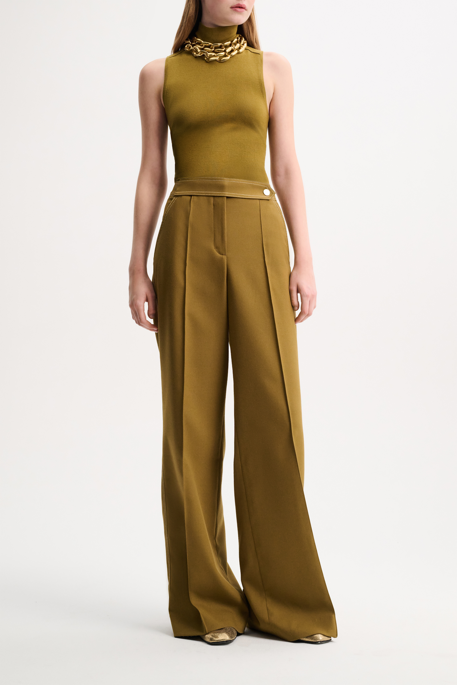 Dorothee Schumacher Straight leg pants with decorative stitching olive green