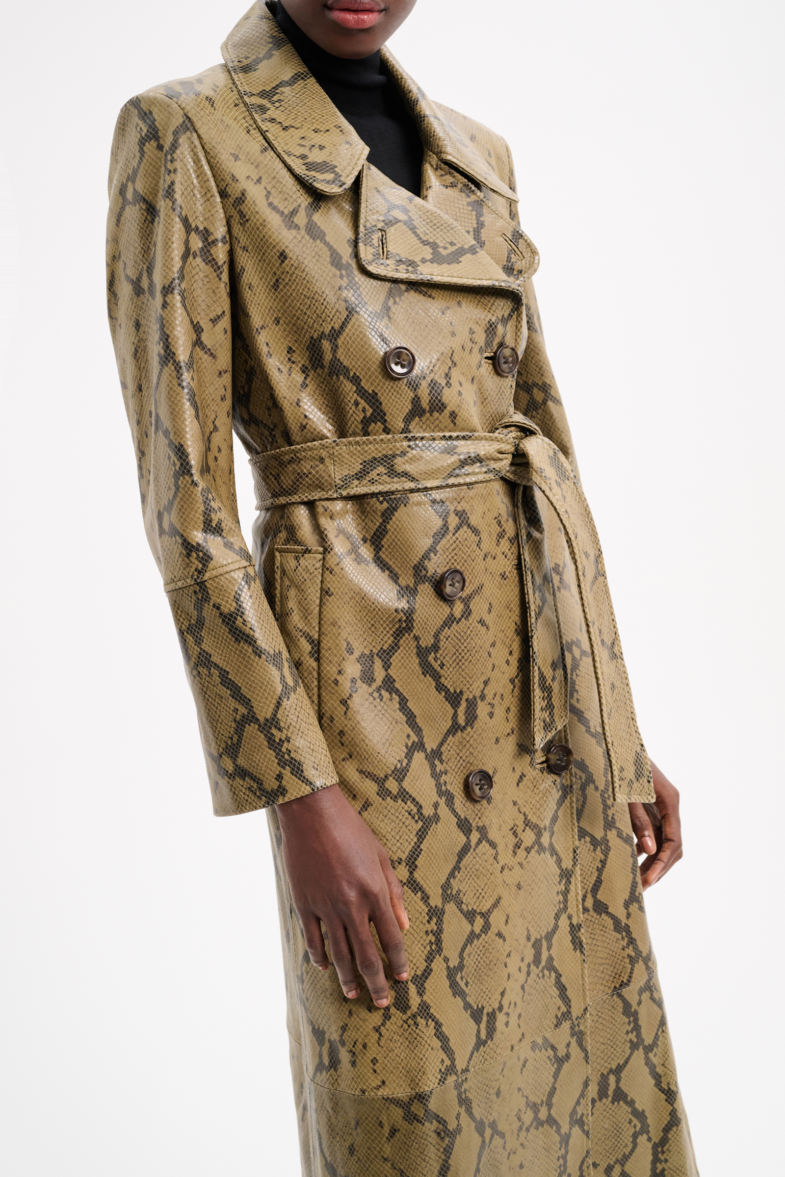 Dorothee Schumacher Trenchcoat aus Lammleder in Snakeoptik snake mix