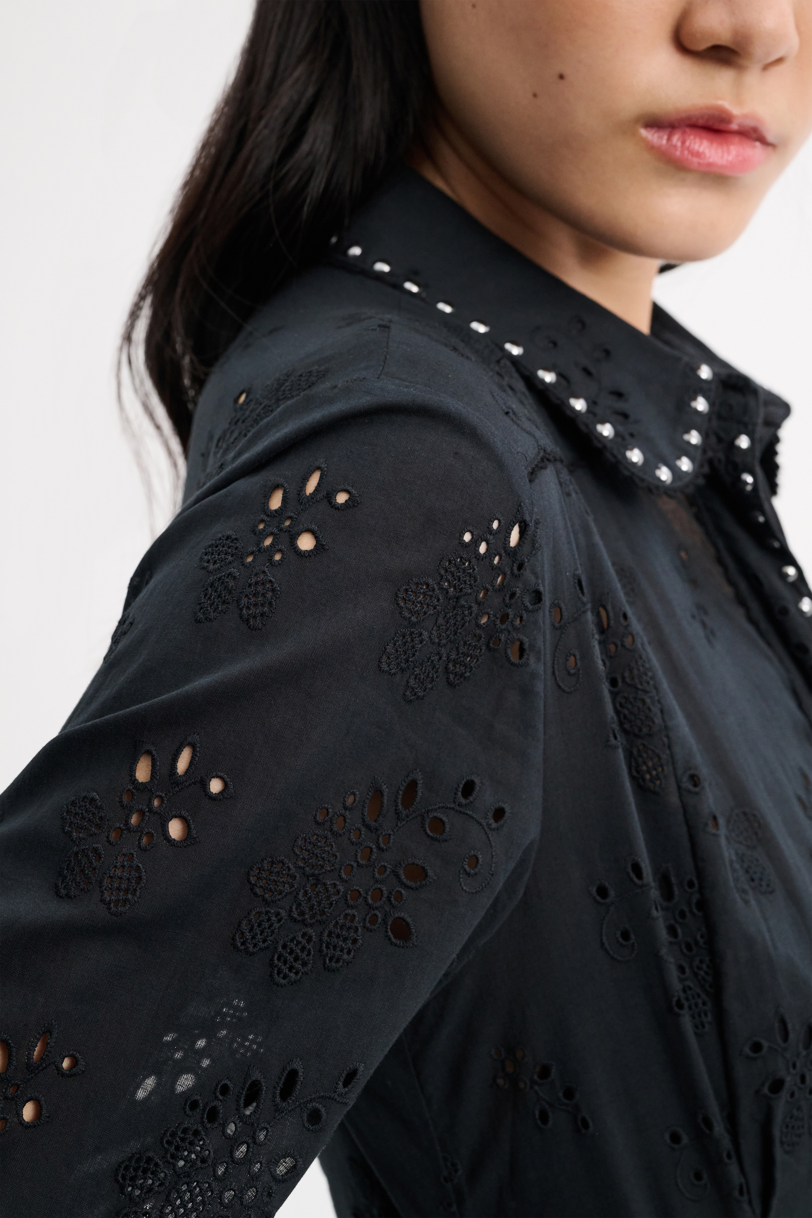 Dorothee Schumacher Hemdblusenkleid aus Broderie Anglaise mit Studs pure black