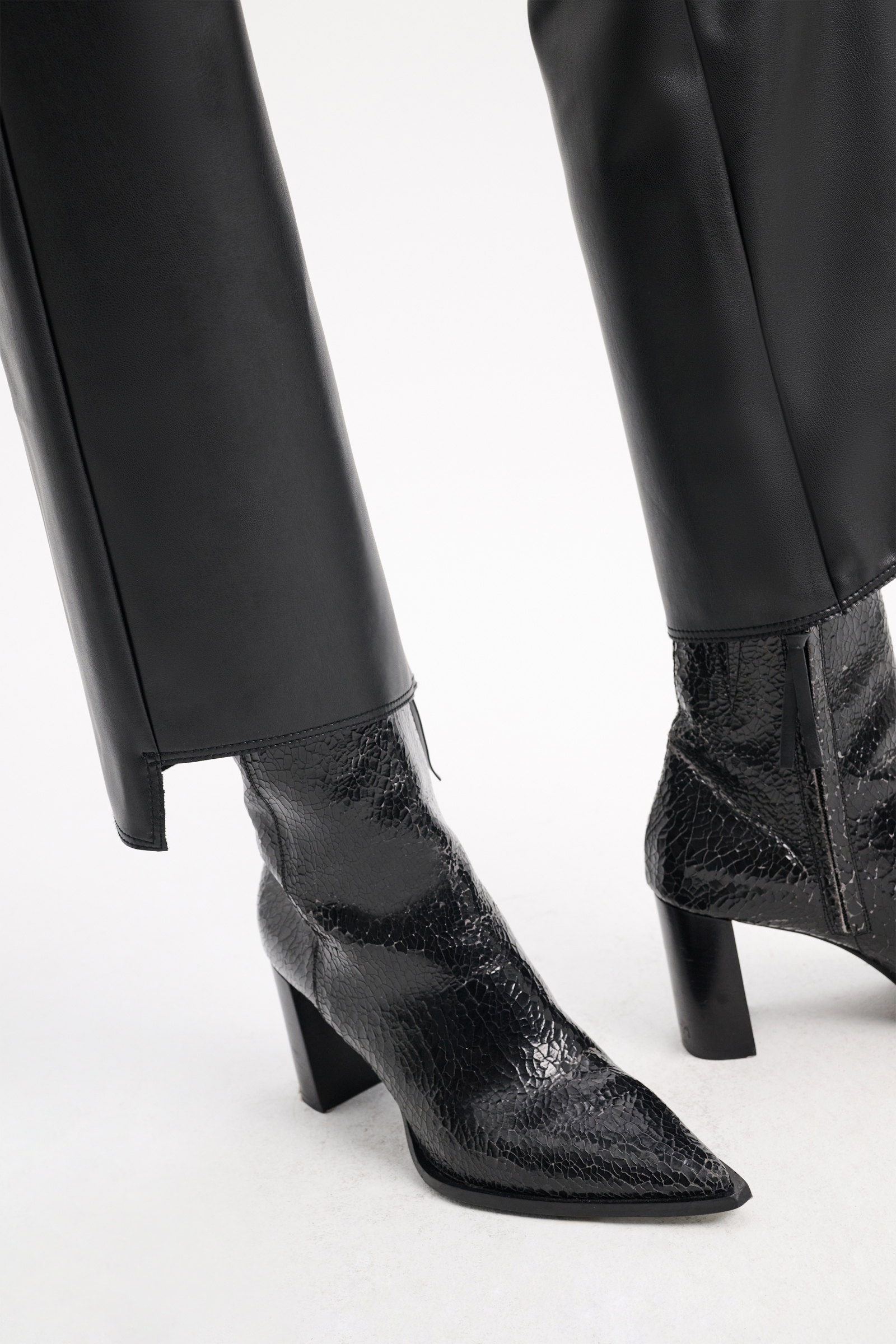 SLEEK COMFORT pants