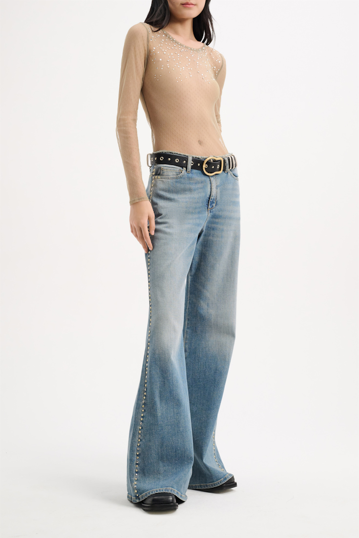STRONG FEMININITY studded belt