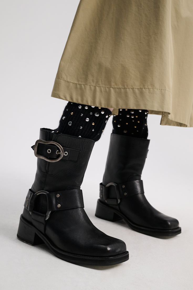 Dorothee Schumacher Stud-embellished cashmere leg warmers pure black