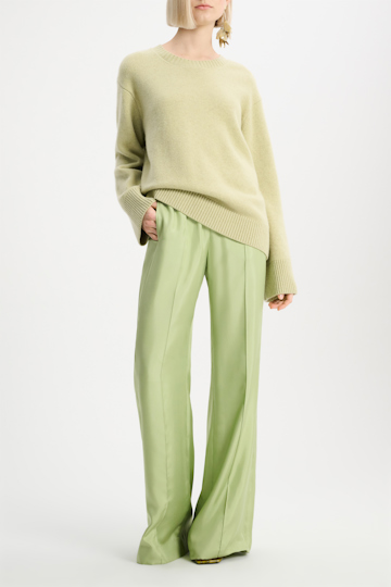 Dorothee Schumacher Soft round neck sweater in stretch cashmere soft lemon green
