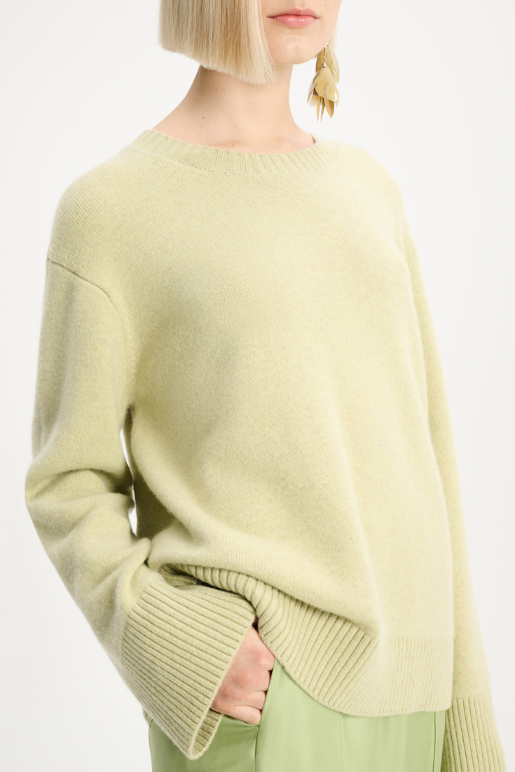 Dorothee Schumacher Soft round neck sweater in stretch cashmere soft lemon green