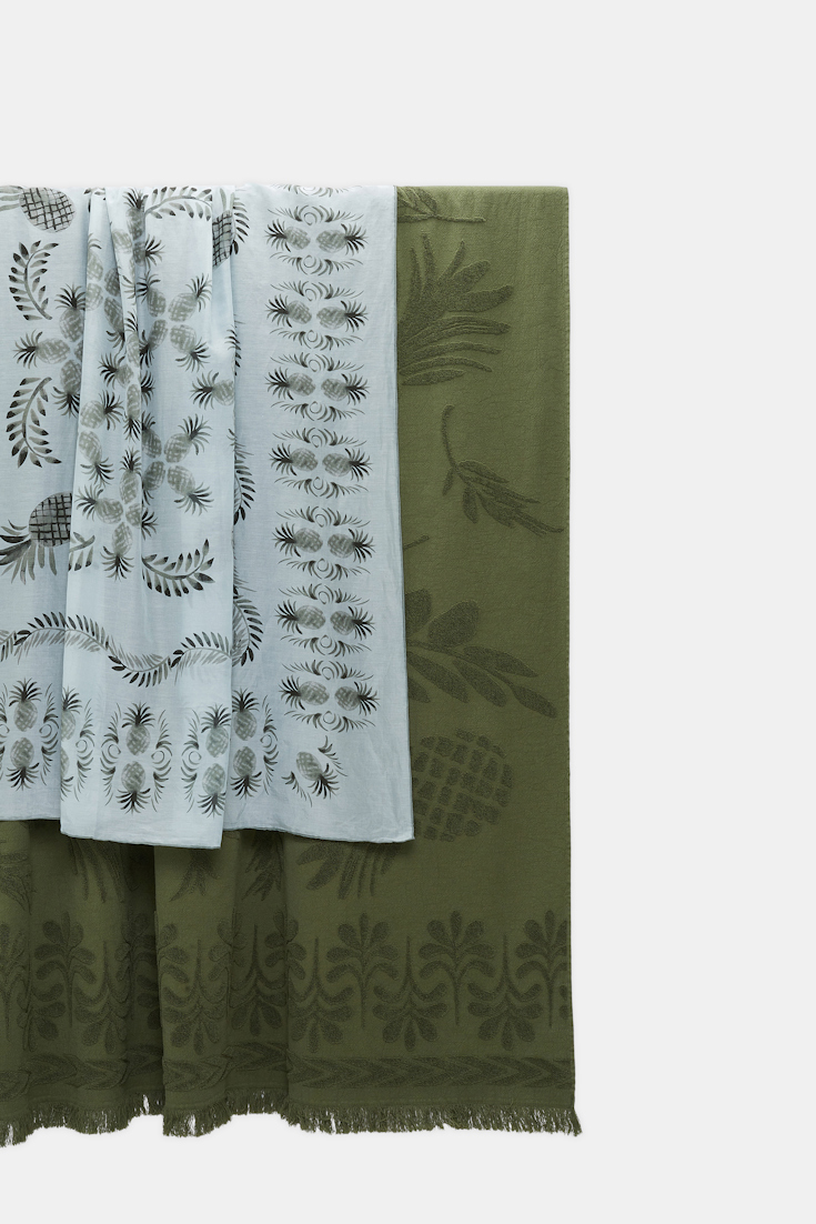 Dorothee Schumacher Cotton towel with woven jacquard pineapple pattern dark olive green