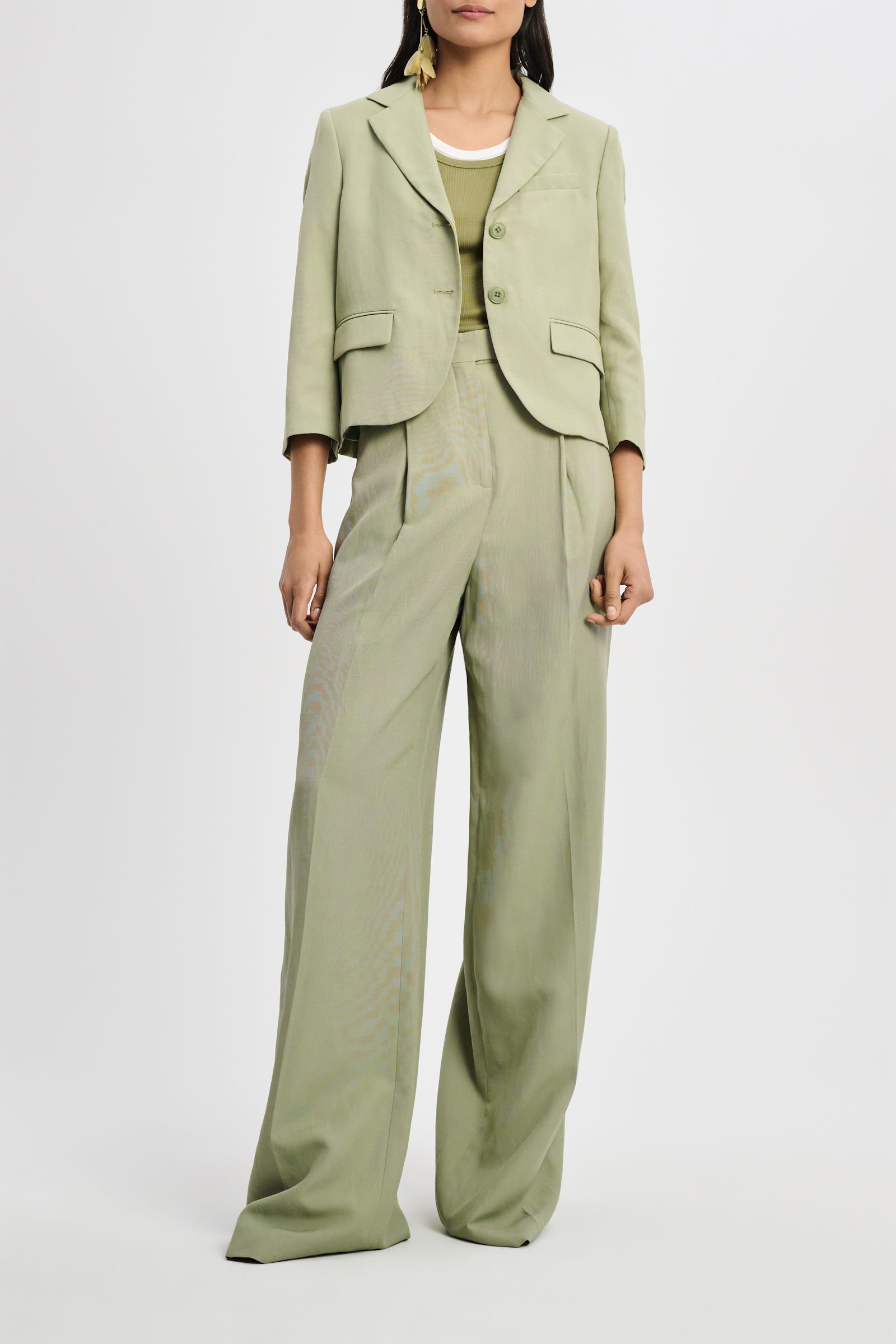 Dorothee Schumacher Linen blend cropped blazer with cropped sleeves pale khaki