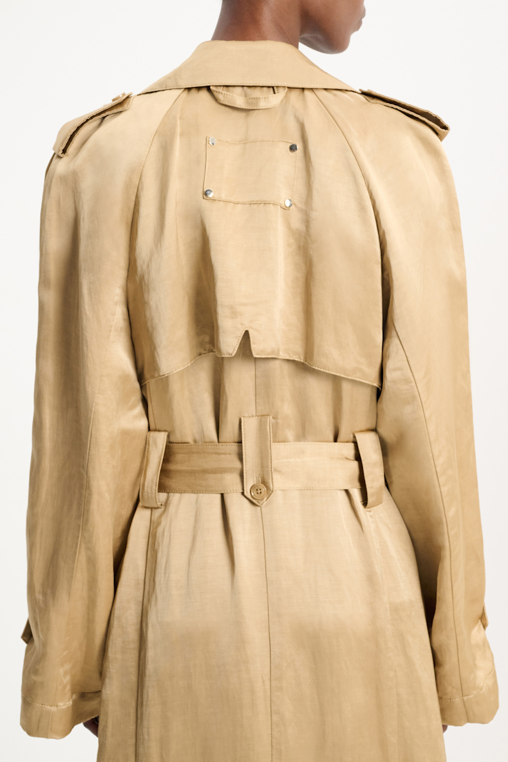 Dorothee Schumacher Slouchy, double-breasted trench coat warm beige